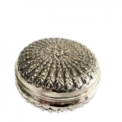 Kapaklı Gümüş Kutu 